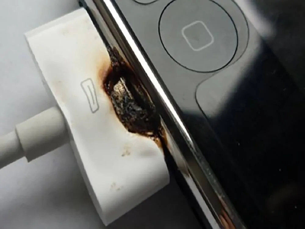 iPhone oplader in de brand